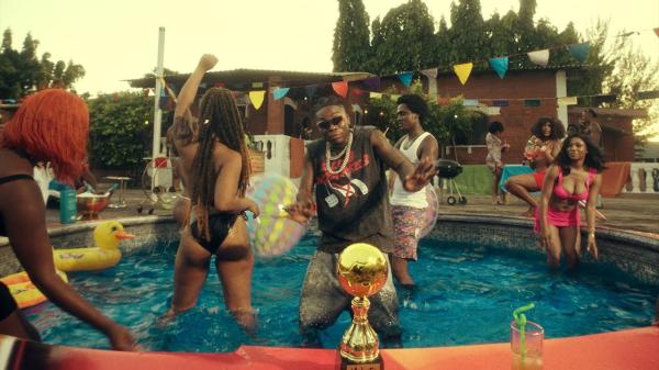 VIDEO: Reekado Banks - Mukutu