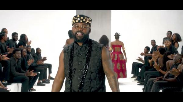 VIDEO: Falz - Round of Applause