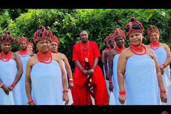 VIDEO: Goya Menor – Badman